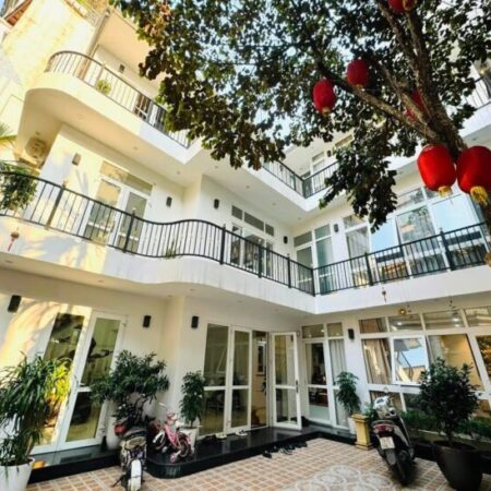 Bán nhà Phố Vũ Miên,Yên Phụ 164m2/Mặt tiền 11m-Cách Hồ Tây 10m-50 tỷ, Sổ vuông