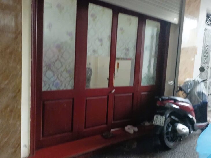 BÁN NHÀ QUAN NHÂN ! NHÀ MỚI 42M 4T MT4,2 M GIÁ 9,8 TỶ NHÀ MỚI NGÕ RỘNG 2.5 M TẶNG FULL NỘI THẤT