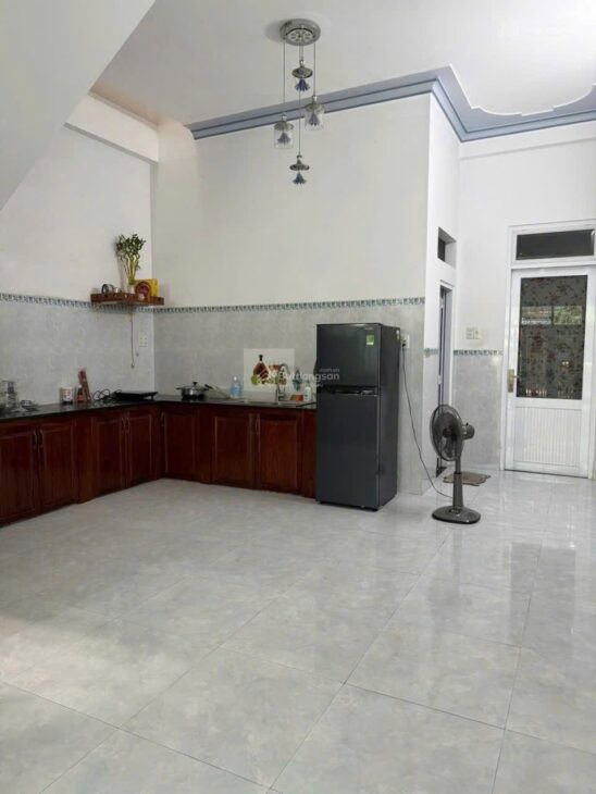 Cho thuê nhà đẹp 90m2 3 tầng khu KDT Lê Hồng Phong 2 giá rẻ 15tr/tháng
