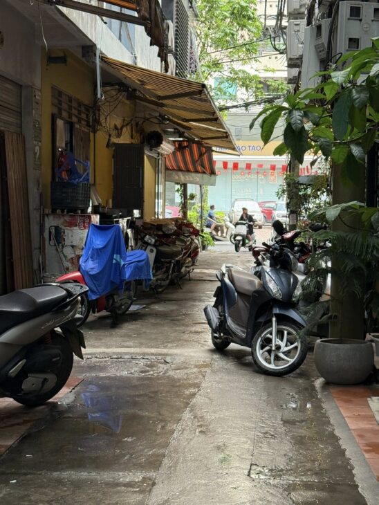 BÁN NHÀ NGUYỄN THỊ ĐỊNHN . 40M 5T MT6 GIÁ 10,8 TỶ ĐANG KINH DOANH GẦN Ô TÔ TRÁNH