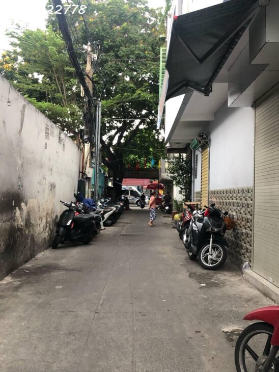 TRUNG TÂM [#BÌNH_THẠNH]- P21- HẺM XE HƠI ĐẬU CỬA – 4PN- CÓ SÂN ĐỂ XE PHÍA TRƯỚC- CHÍNH CHỦ LÂU NĂM.