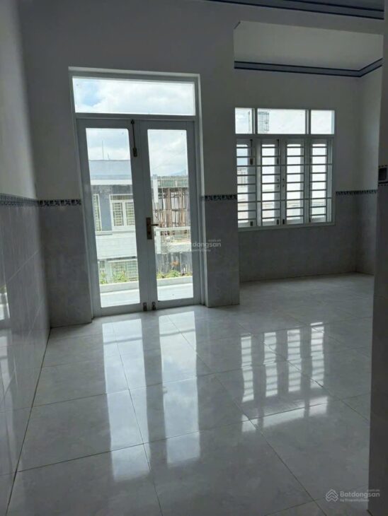 Cho thuê nhà đẹp 90m2 3 tầng khu KDT Lê Hồng Phong 2 giá rẻ 15tr/tháng