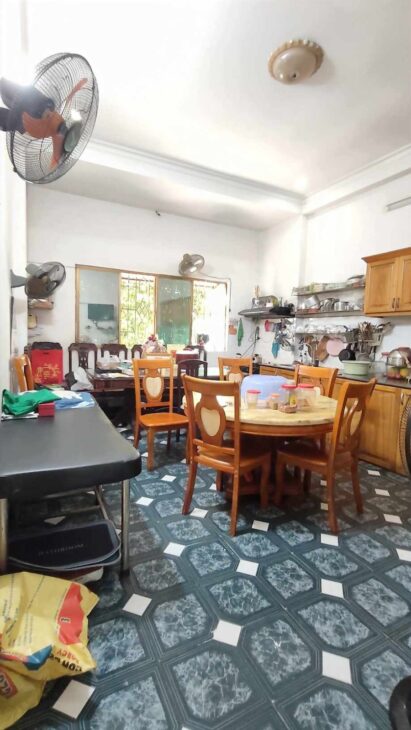 Bán nhà MTKD Nguyễn Thái Sơn 89m2 ngang 4.3m 3 tầng KD sầm uất cạnh BV 175 chỉ 19.8 tỷ