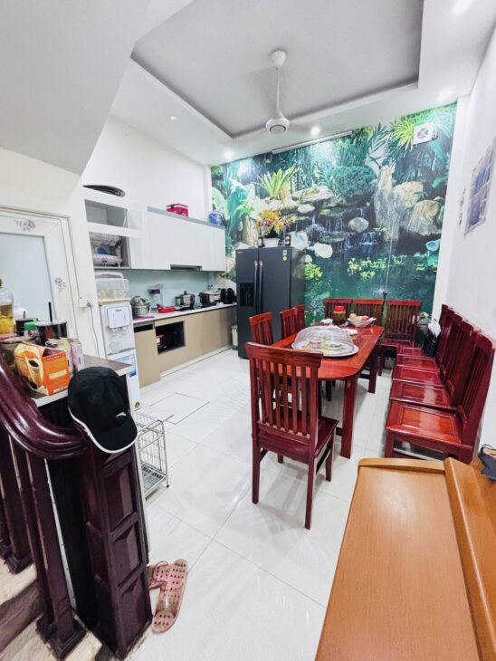 BÁN NHÀ QUAN NHÂN ! NHÀ MỚI 42M 4T MT4,2 M GIÁ 9,8 TỶ NHÀ MỚI NGÕ RỘNG 2.5 M TẶNG FULL NỘI THẤT