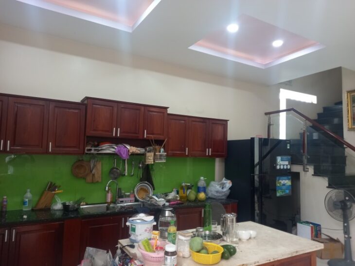 Bán nhà mặt phố Q.9, 140m², 3 tầng, 4PN, 9.35 tỷ, sổ hồng