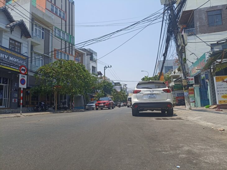 Bán đất 3 mặt tiền Lê Thước, Sơn Trà, 90m2 chỉ 10 tỷ