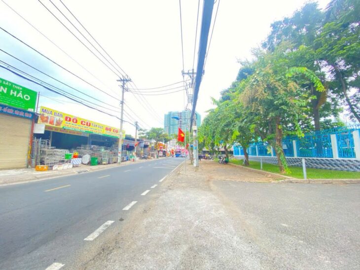 Nhà đẹp siêu hiế, Linh Đông Thủ Đức chỉ từ 2,x Tỷ hổ trợ vay 1,5 tỷ.