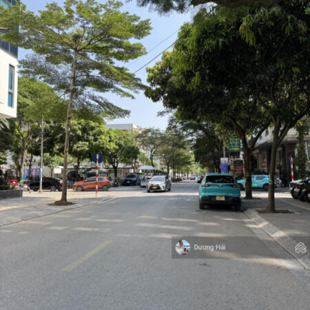 Bán đất tại phố Duy Tân Cầu Giấy 100m2*5.7m ô tô tránh vỉa hè hai thoáng xây toà VP 8 tầng đẹp