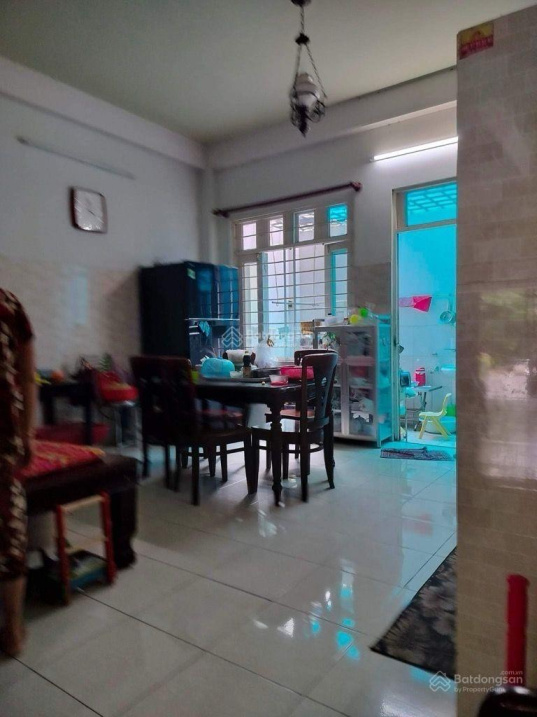 Bán nhà mặt phố đẹp, đường D1, P Phú Mỹ, Q7, HCM, 90m2, nhỉnh 13, tỷ VND