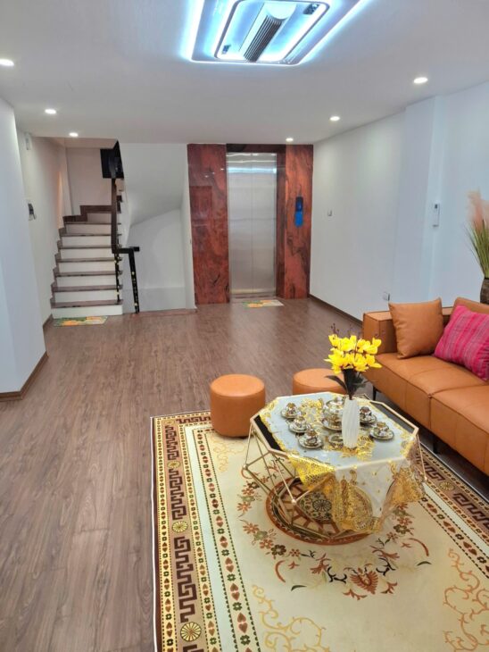 BÙNG NỔ TẠI PHƯƠNG MAI THANH XUÂN – NHÀ 7 TẦNG THANG MÁY – NGÕ TO NHƯ PHỐ – Ô TÔ VÀO NHÀ