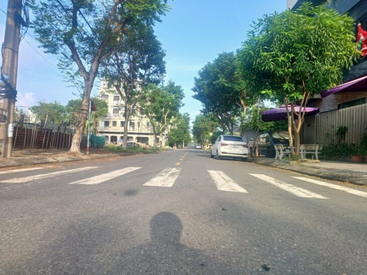 LÔ GÓC Lê Hữu Trác, gần biển Mỹ Khê, dt cực rộng 270m2, ngang 11m, chỉ 16.5 tỷ