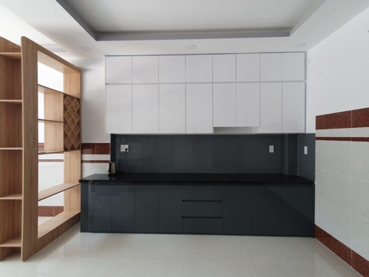 Bán nhà mặt phố Võ Văn Hát, Q.9, 60m², 4 tầng, 6.1 tỷ, sổ hồng