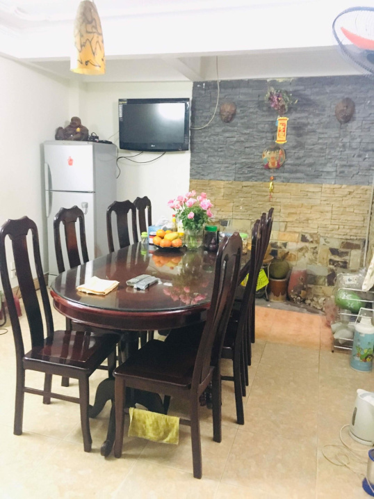 Cho thuê nhà riêng trong ngõ Cầu Giấy, 4 tầng, 3 ngủ, cách mặt đường ô tô 30m. Giá thuê 10tr/tháng