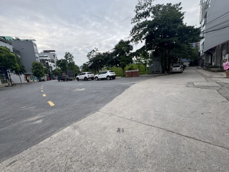 BÁN NHÀ NGỌC THỤY 23 tỷ 80m MẶT TIỀN 5m CÔNG VIÊN VỈA HÈ Ô TÔ ĐỖ CỬA