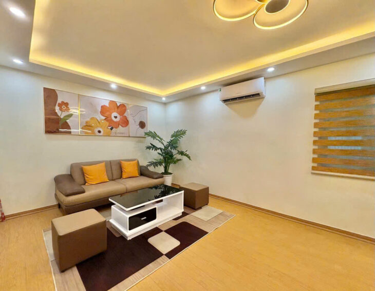 Cần bán nhà phố Phạm Ngọc Thạch ô tô đỗ cửa,diện tích 90m ,3 phòng ngủ,2 wc.Sổ đỏ sẵn sàng giao