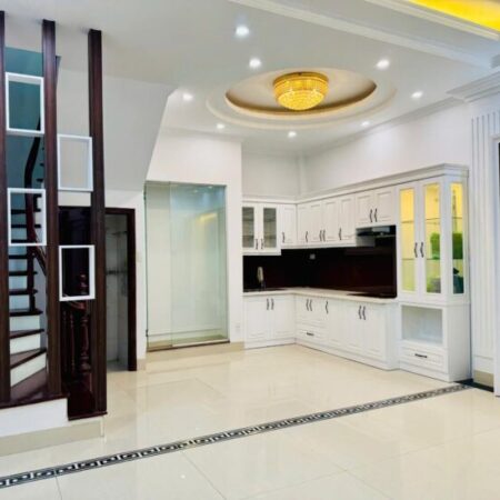 Bán nhà đẹp Việt Hưng – Lô góc – Ga ra thang máy – 6 tầng 8.9 tỷ (Thương lượng)