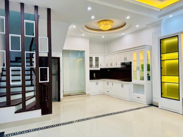 Bán nhà đẹp Việt Hưng – Lô góc – Ga ra thang máy – 6 tầng 8.9 tỷ (Thương lượng)