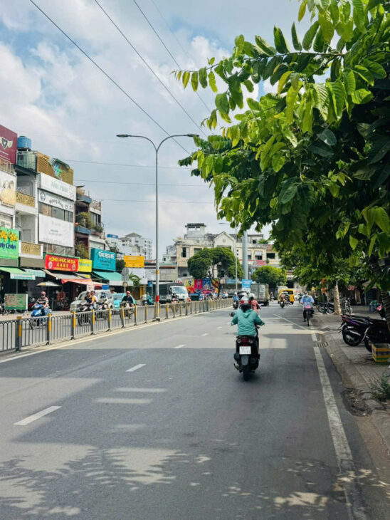 Bán nhà MT Quận 11, nhỉnh 14 tỷ, sổ hồng