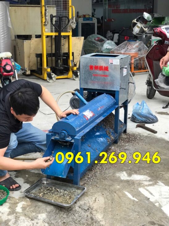 Máy tách vỏ ruột ốc làm thức ăn chăn nuôi thủy sản Vinmax VMTV1000
