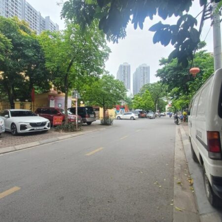 NHÀ LĨNH NAM MỚI TIN- THANG MÁY NHẬP- MT RỘNG-5 TẦNG -7.19 TỶ ????