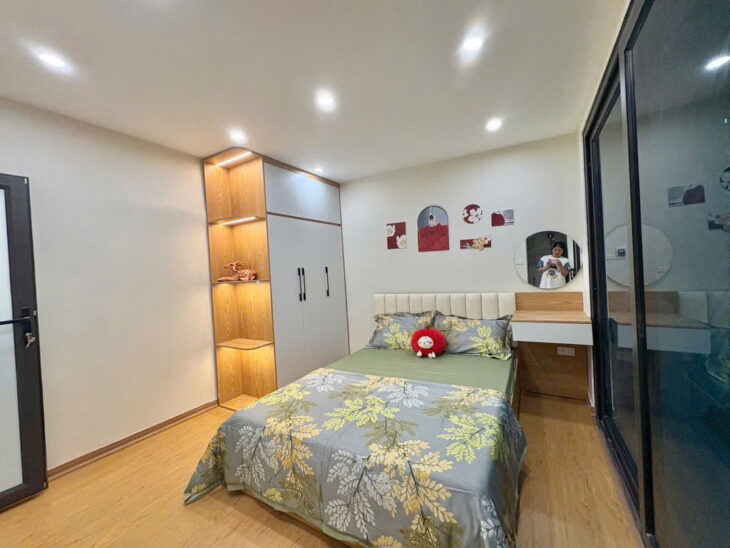 Cần bán nhà phố Phạm Ngọc Thạch ô tô đỗ cửa,diện tích 90m ,3 phòng ngủ,2 wc.Sổ đỏ sẵn sàng giao