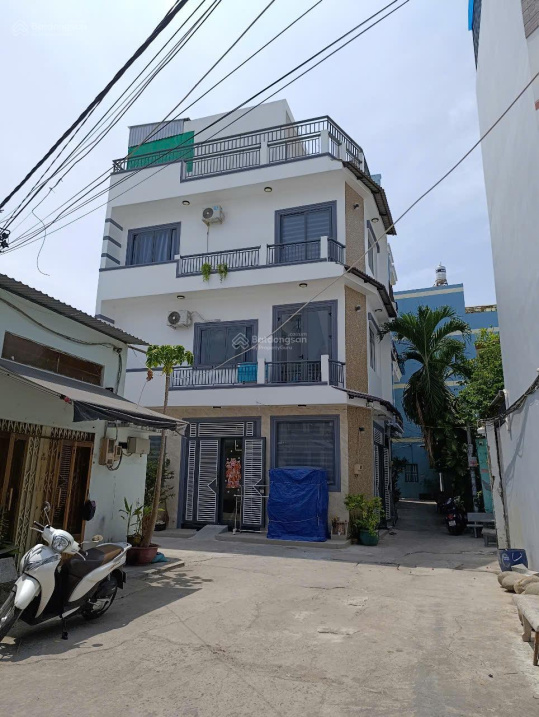 NHÀ HẺM XE HƠI 8M QUẬN 8 GIÁP QUẬN 5, 59M2, NGANG 5.5M, SHR, NHỈNH 4 TỶ.