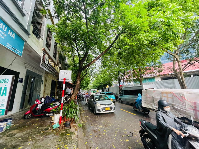 đường thanh bình, mộ lao, khu vực trung tâm hà đong phát triển tùng ngày, gần làng việt kiều châu