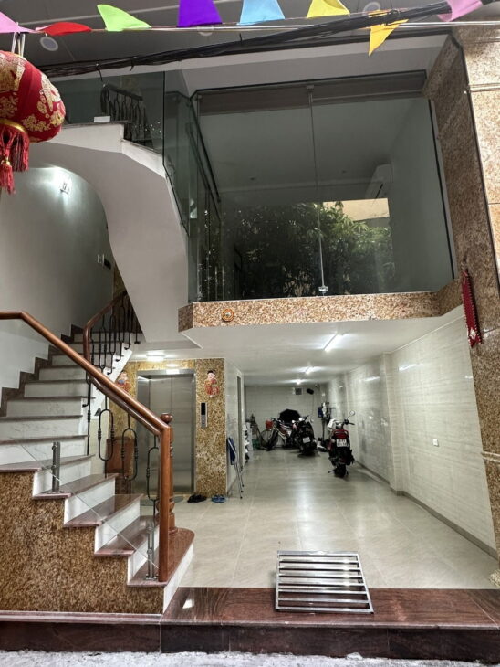 Bán nhà CẦU GIẤY HÀ NỘI. 56mx 8 tầng thang máy,ô tô vào nhà. mặt tiền 5 m Giá 25 tỉ