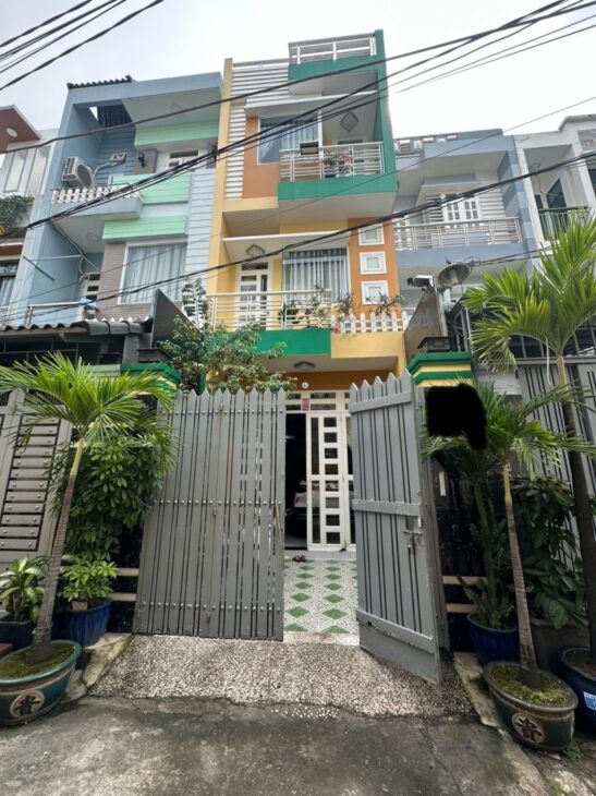 BÁN NHÀ NGAY CHỢ HẠNH THÔNG TÂY – HXH -NHÀ MỚI ĐẸP Ở NGAY – 70M2 (4×17.5) – 4 TẦNG – 4 PHÒNG , SỔ