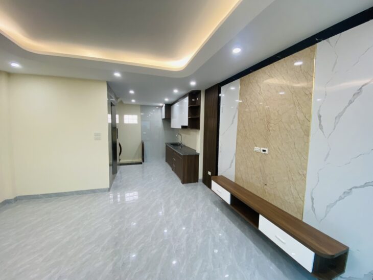 Bán nhà đẹp Phuc Đồng Lô Góc – -Oto tránh- Thang Máy-full Nội Thất- 9,5 tỷ (thương lượng)