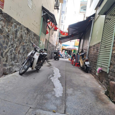 Bán nhà quận 10, đường Tô Hiến Thành, 49m2, 4 tầng, hẻm 4m, sát mặt tiền 8.5 tỷ Bán nhà quận 10, đường Tô Hiến Thành, 49m2, 4 tầng, hẻm 4m, sát mặt tiền 8.5 tỷ