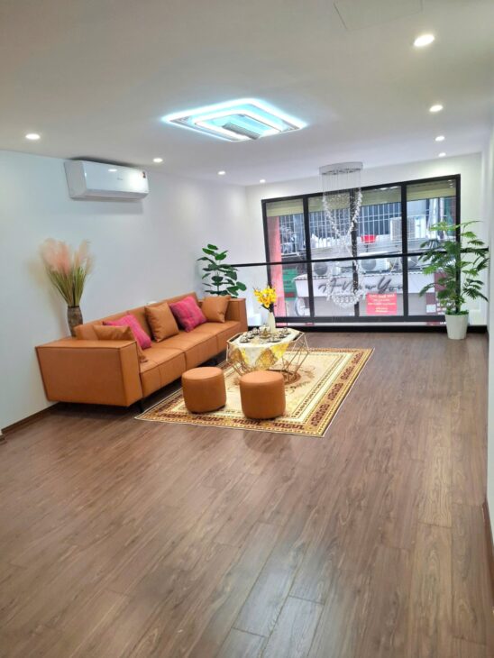 BÙNG NỔ TẠI PHƯƠNG MAI THANH XUÂN – NHÀ 7 TẦNG THANG MÁY – NGÕ TO NHƯ PHỐ – Ô TÔ VÀO NHÀ