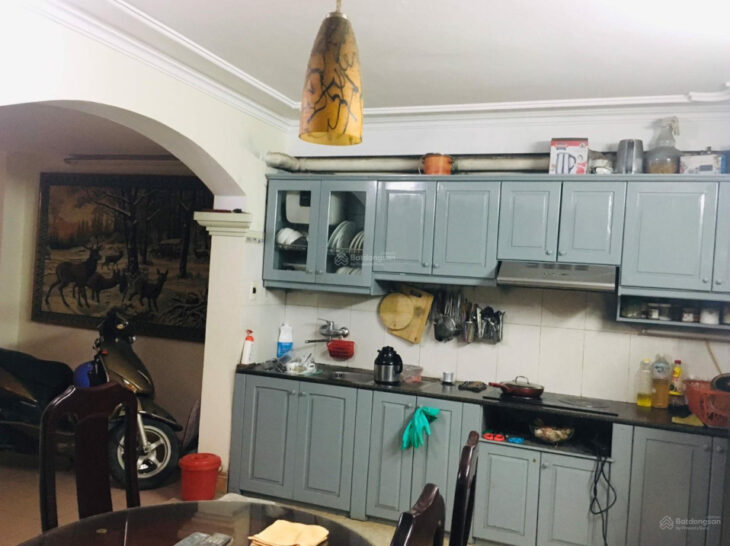 Cho thuê nhà riêng trong ngõ Cầu Giấy, 4 tầng, 3 ngủ, cách mặt đường ô tô 30m. Giá thuê 10tr/tháng