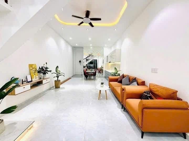 Bán nhà 92m², 2 tầng, 3PN, Q.9, 5.6 tỷ, sổ hồng