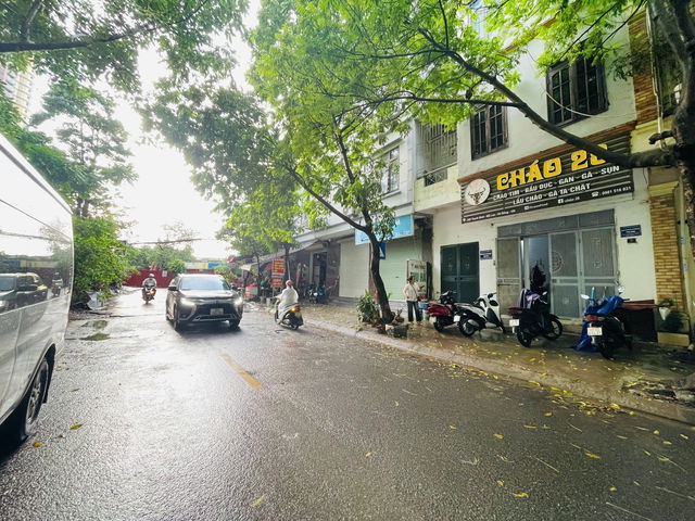 đường thanh bình, mộ lao, khu vực trung tâm hà đong phát triển tùng ngày, gần làng việt kiều châu
