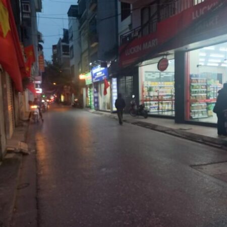 168 Kim Giang mặt ngõ rộng như phố – kinh doanh ngày lẫn đêm – vỉa hè 2 bên “LỜI TIÊN TRI” CHO DÒNG