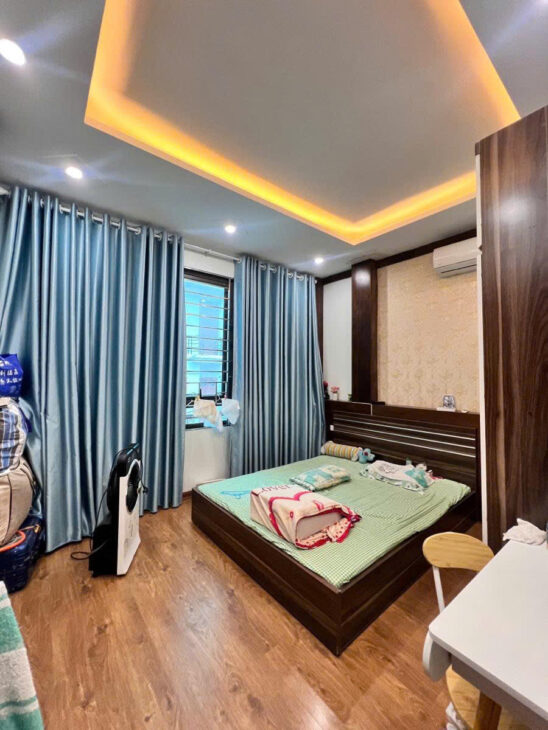 TRUNG KÍNH – Ô TÔ KINH DOANH – THANG MÁY – 46m2 7 tầng mặt tiền 4.1m Giá 22 tỷ