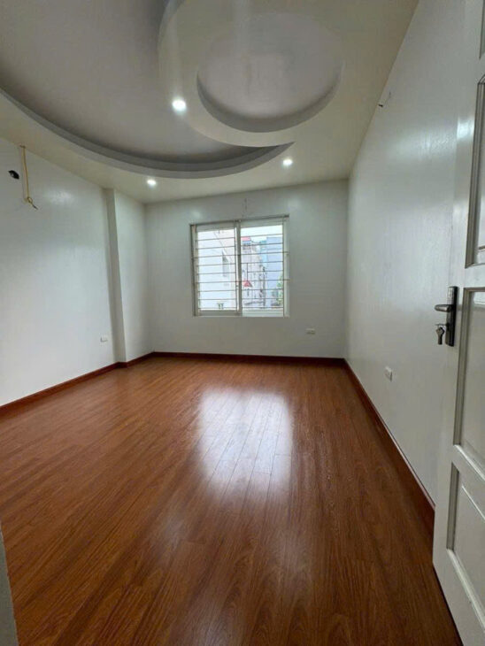 BÁN NHÀ XÃ ĐÀN 6 TẦNG THANG MÁY DT 40m2 6 tầng mặt tiền 7m Giá 11.3 tỷ