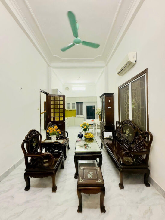 NHÀ ĐƯỜNG LÁNG NGÃ TƯ SỞ – CÁCH PHỐ 30M DT 58m2 3 tầng mặt tiền 5.1m Giá 9.4 tỷ