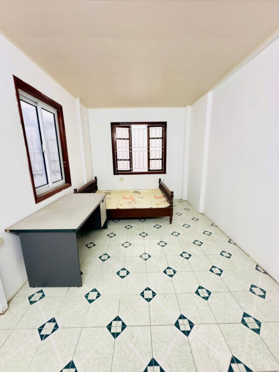 NHÀ ĐƯỜNG LÁNG NGÃ TƯ SỞ – CÁCH PHỐ 30M DT 58m2 3 tầng mặt tiền 5.1m Giá 9.4 tỷ