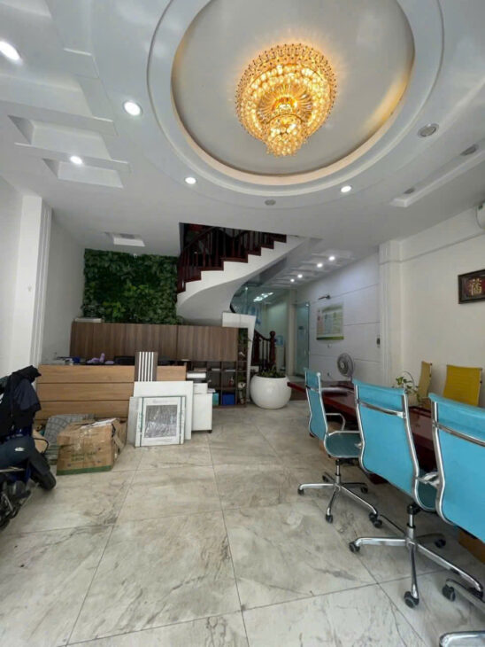 PHÂN LÔ Ô TÔ – KINH DOANH – TRUNG KÍNH, CẦU GIẤY 75M² X 5T, MT 6M GIÁ 36.5 TỶ