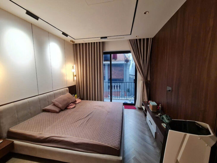 NGÕ CHỢ KHÂM THIÊN – NGÕ THÔNG – NHÀ ĐẸP DT 42m2 5 tầng MT 5.2m Giá 13.9 tỷ