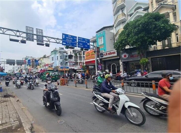 Bán CHDV 26 Phòng – Dòng Tiền Khủng 170tr/ Tháng – Ngang 10.5M – Hẻm Xe Hơi Ngay ĐH Văn Lang, ĐH