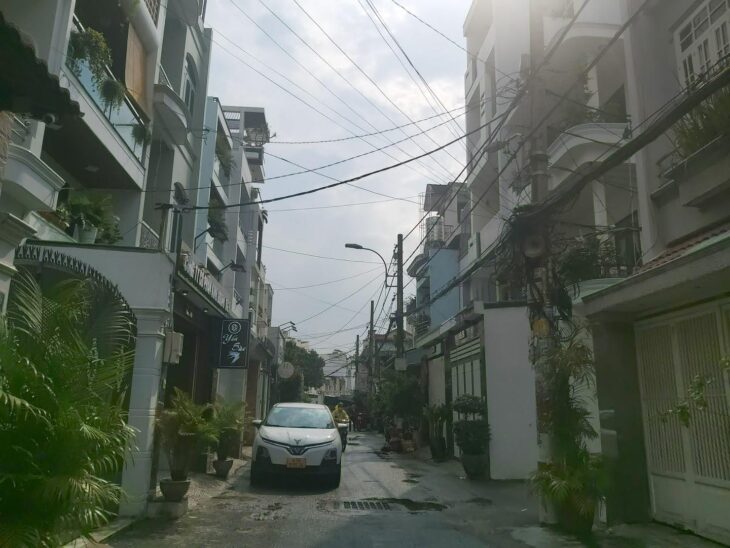 Bán nhà Gò Vấp, CHDV VIP ngay ĐH Công Nghiệp, 5 Tầng, 10 Pn, Hẻm Xe Tải Nguyễn Văn Nghi, dòng tiền