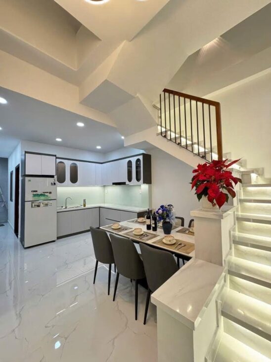 Bán nhà Q12, Hẻm Thông Xe TẢI Trương Thị Hoa , Ngay METRO, Giáp Gò Vấp, 4X20, Full Nội Thất, CHỈ