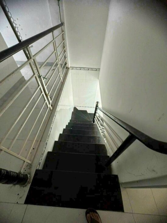 Bán nhà mặt phố Nguyễn Xiển, Q.9, 60m², 2 tầng, 1.9 tỷ, sổ đỏ
