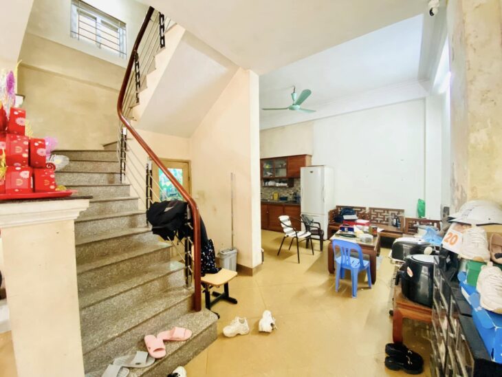 Bán gấp nhà mặt phố nguyễn đình thi 102m2*3T, MT6,6M giá 53 tỷ có thương lượng
