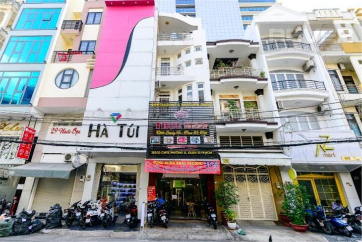 Bán nhà mặt phố Cầu Giấy, 7 tầng thang máy, MT khủng 6m, 2 mặt phố đang kinh doanh giá đầu tư