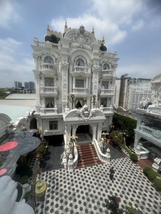 Siêu biệt thự mặt tiền Trần Văn Kiểu, Quận 6, 1200m2 * 3 tầng, full thổ cư, Chủ tặng full nội