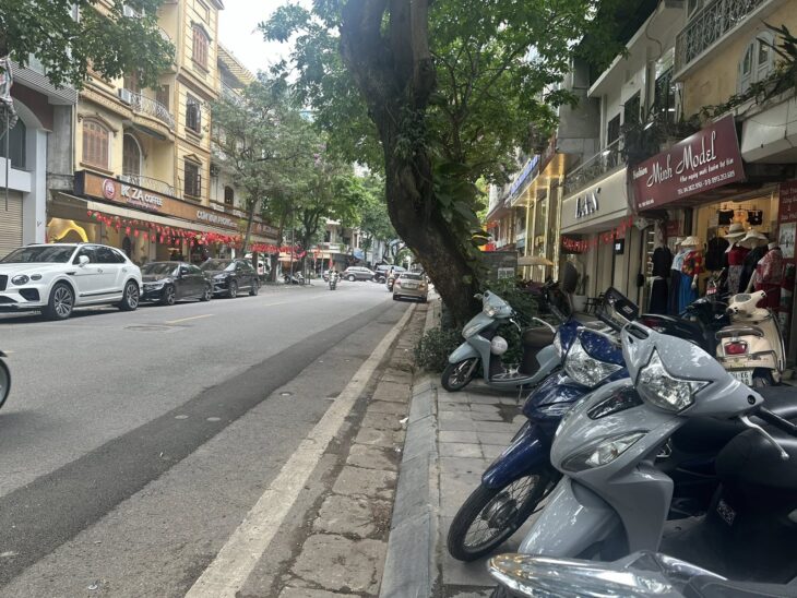 Bán gấp nhà mặt phố hòa mã 159m2*3T, MT4M giá 79 tỷ hai mặt tiền kinh doanh